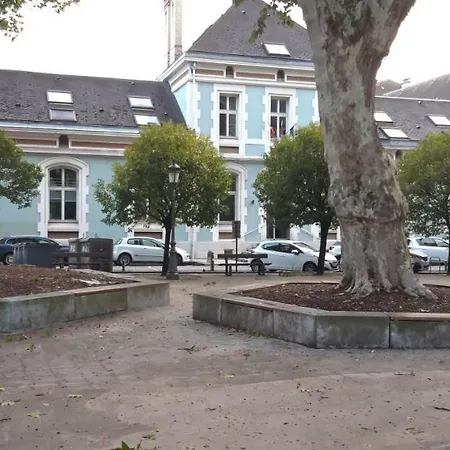 Le Calme Au Centr-ville Apartment *