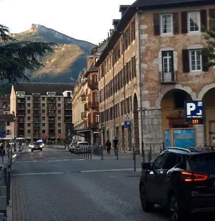Le Calme Au Centr-ville Apartment